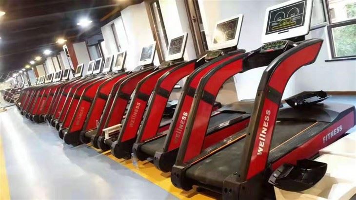 Commercial running machine for runners